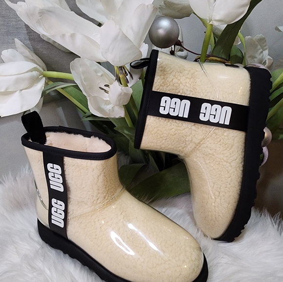 UGG Women Clear Mini Boots  new - Picture 3 of 5